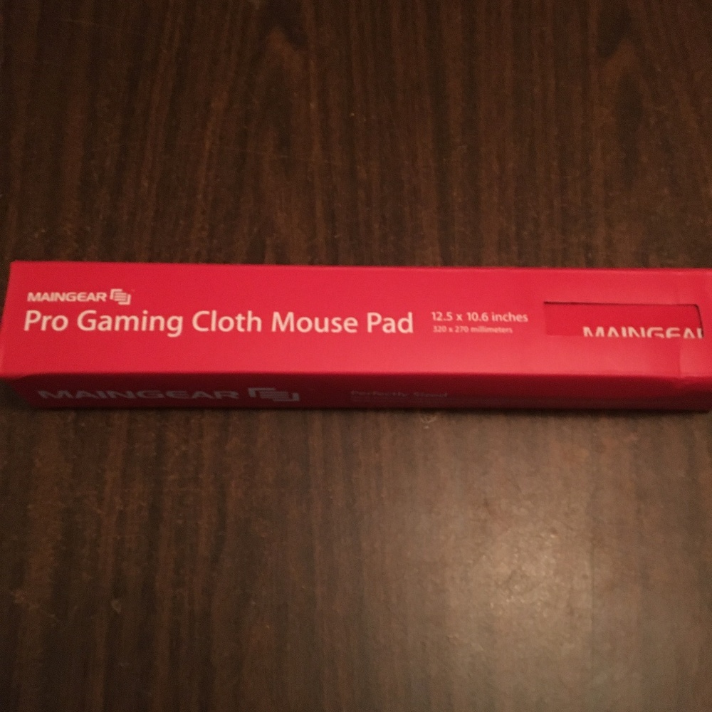 MAINGEAR Pro gaming Cloth Mouse Pad